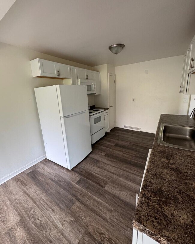 Photo - 7926 Glen Orchard Dr House