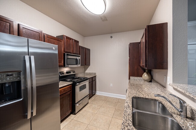 2BR, 2BA - 1,022SF - Kitchen