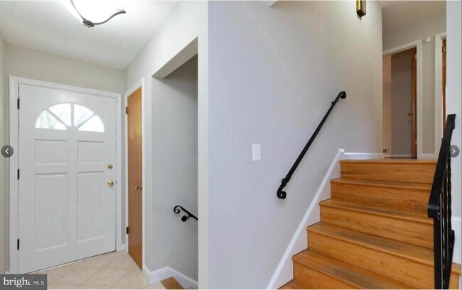 1606 Mary Ellen Ct