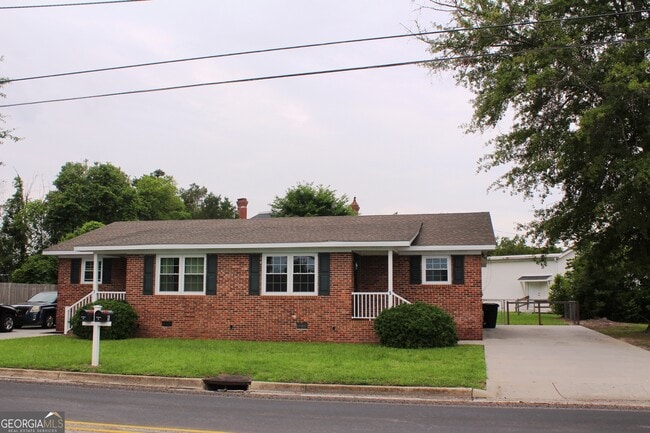 Photo - 5 S Zetterower Ave