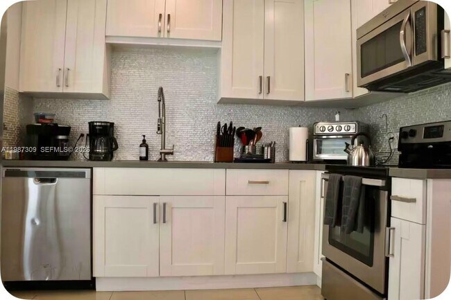 Photo - 601 NW 116th St