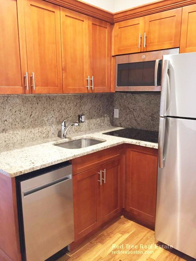 Photo - 429 Marlborough St Unit 3A