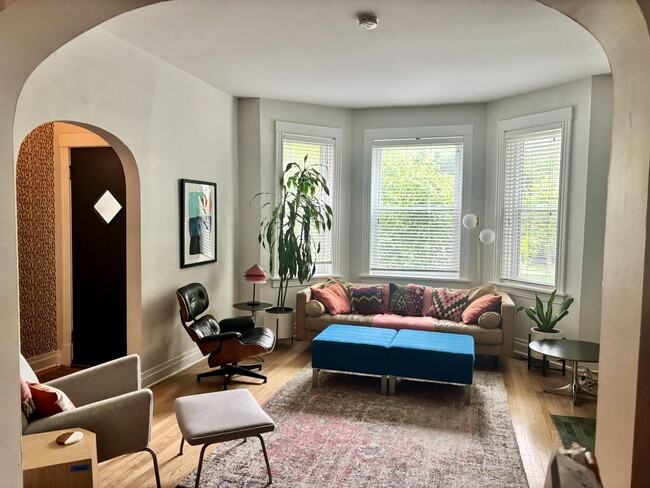 Living Room - 4532 N Albany Ave Unit 1