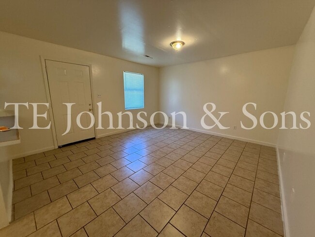 Photo - Comfortable 2 Bedroom Living with All Utilities Included on Oakcroft Unit 1606 Oak Croft D