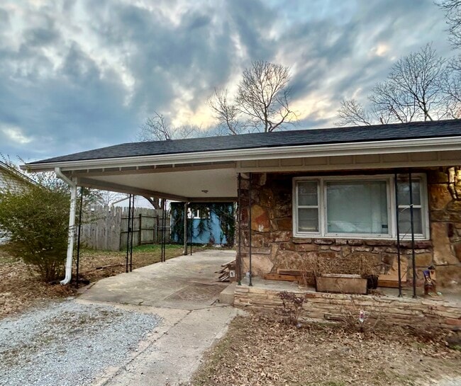 Photo - 1008 S Mill St