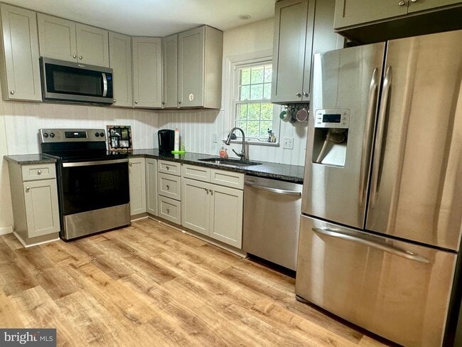 Photo - 1380 Sand Hill Rd