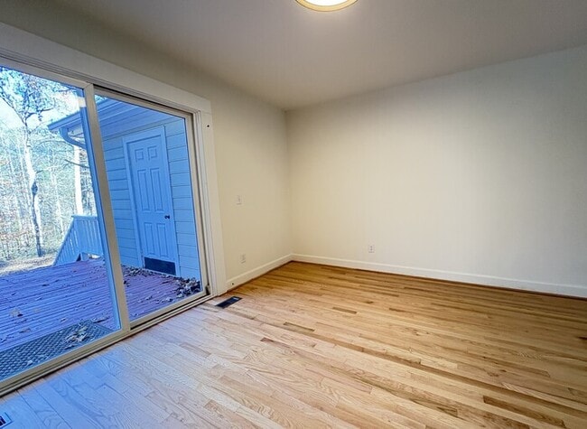 Photo - Fabulous 3 Br Townhome For Rent