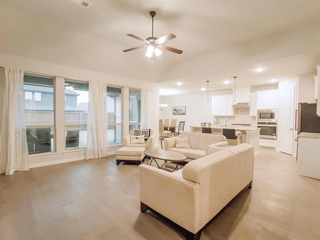 Photo - 504 Antler Dr