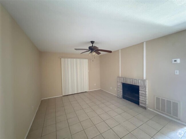 Building Photo - 12527 Ashford Meadow Dr Unit A Rental