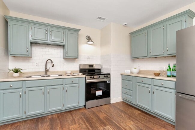 Photo - 4/2 HOME CHARMING GULFPORT HOME FEATURING NICE UPGRADES