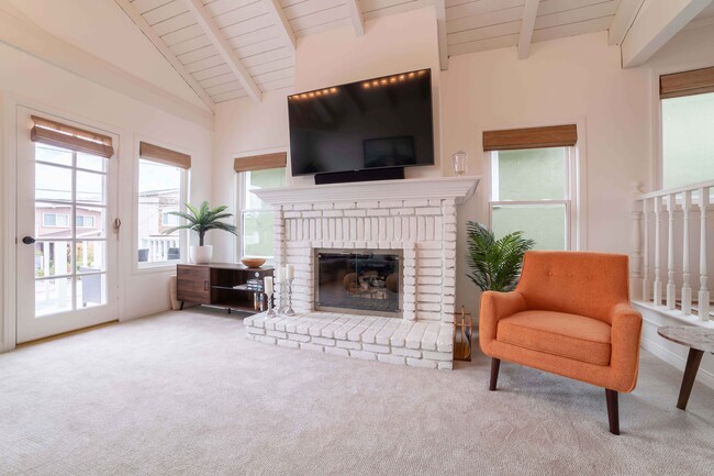 Photo - 1521 Steinhart Ave