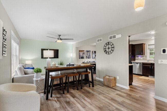 Photo - 1631 Smith Ln