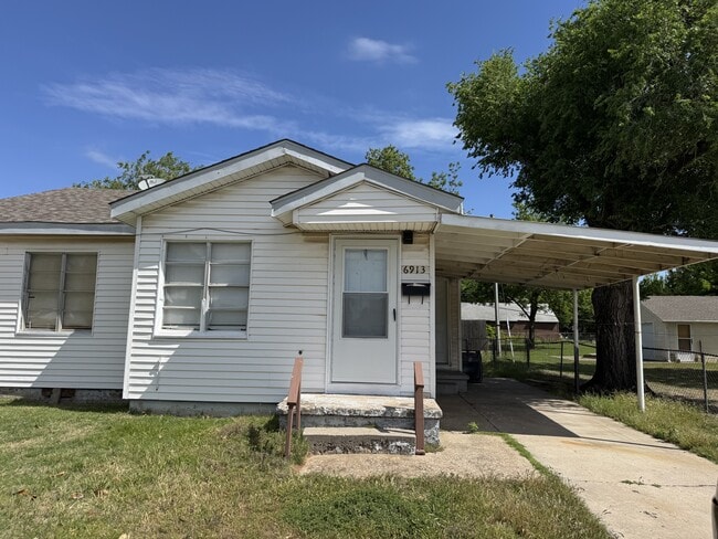 Building Photo - 6913 NW 36th St