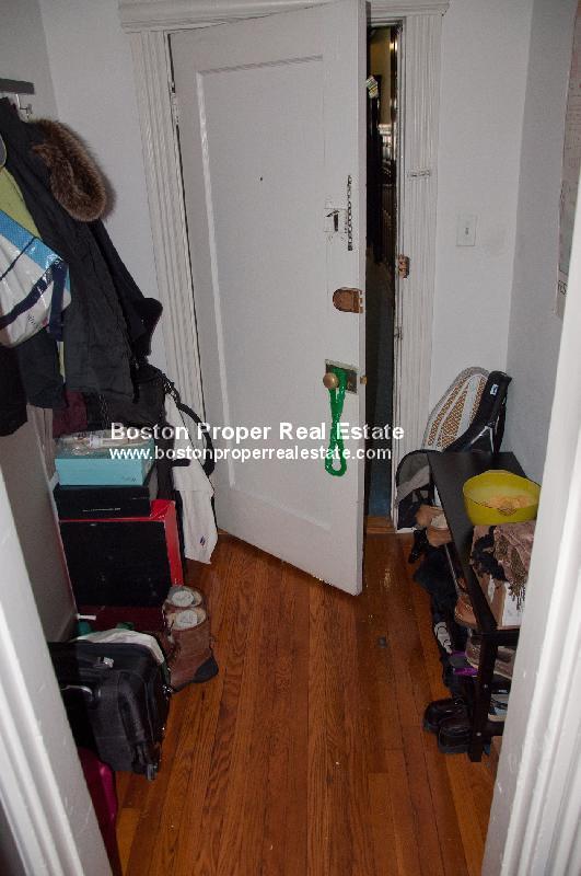 Photo - 1111 Boylston St