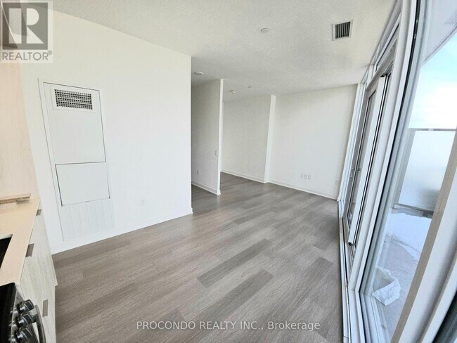 Photo - 448 Burnhamthorpe Rd W Unité 610