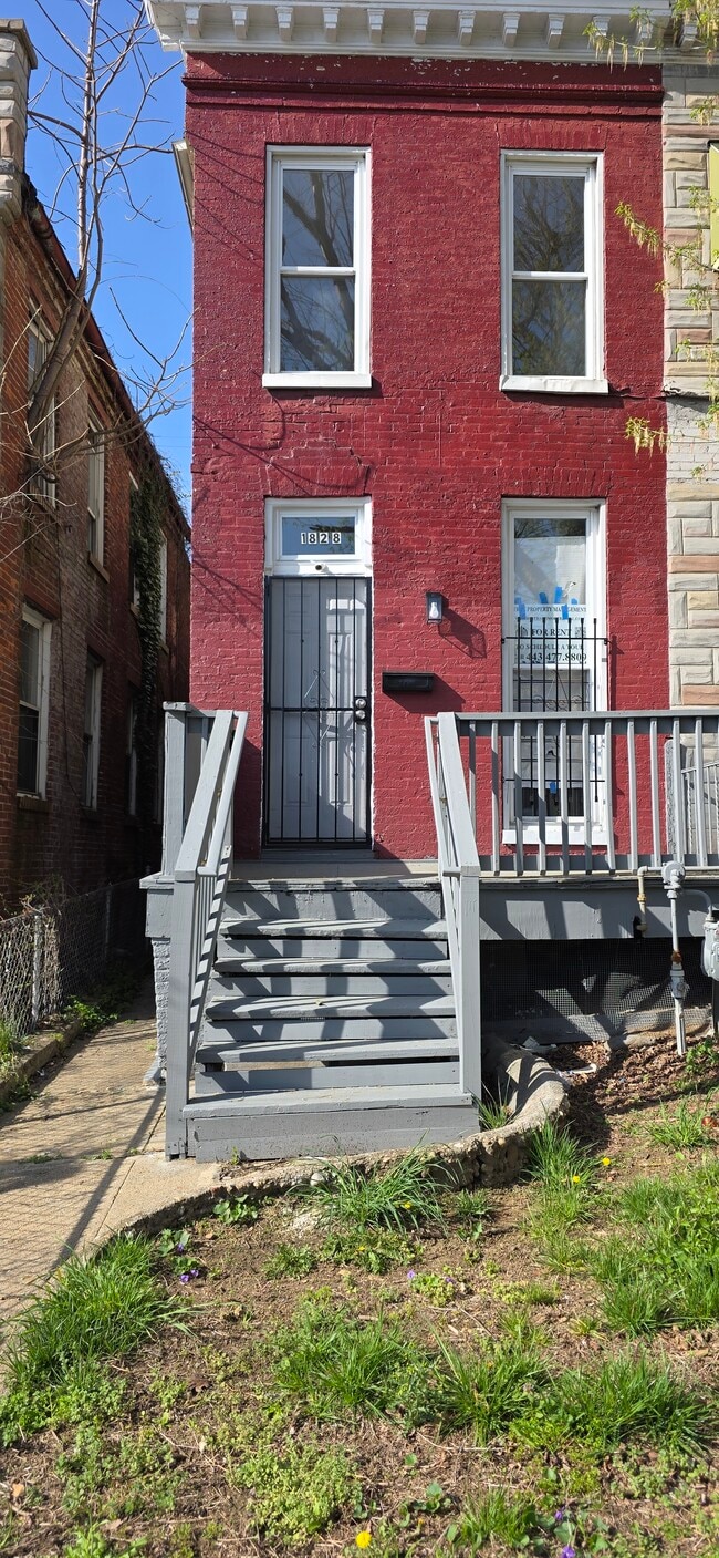 Photo - 1828 W Lombard St