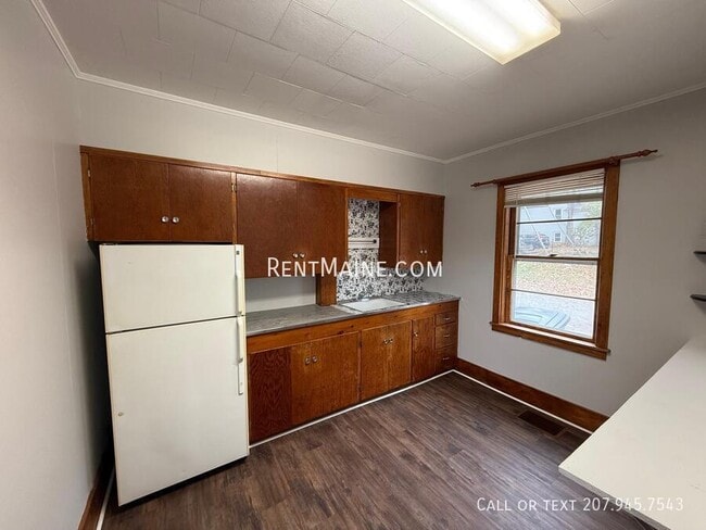 Photo - 225 Center St Unidad 2