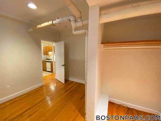 Photo - 136 Hemenway St Unit B