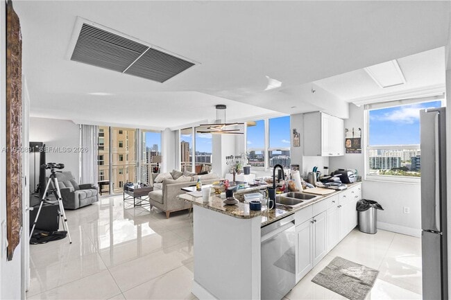 Photo - 19501 W Country Club Dr Unit 1904