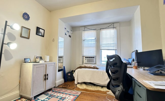 Photo - 72 Strathmore Rd