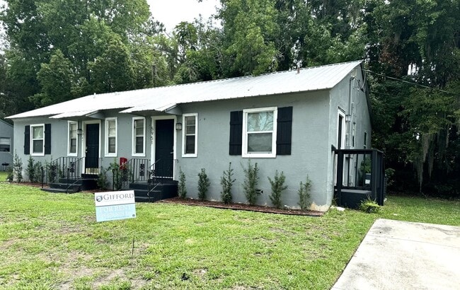 Photo - Renovated 2 Bedroom Jacksonville Heights Duplex Apartment