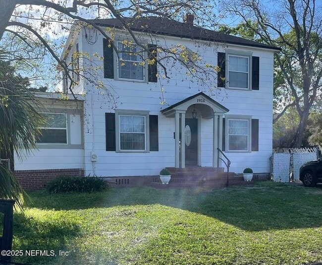 Building Photo - 1924 Arcadia Pl