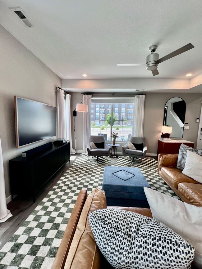Photo - 3 Bed 3 Bath In The Greenways!!