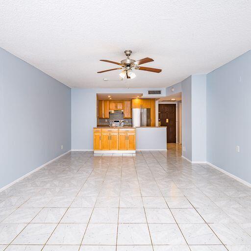 Photo - 3900 N Hills Dr Unit 302