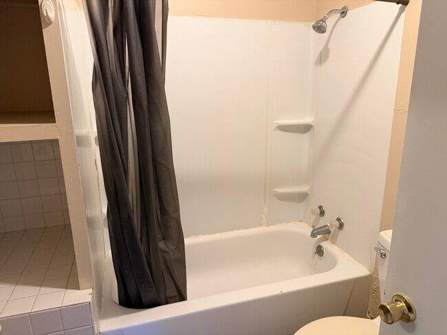 Photo - 980 E Hope Dr Unit B