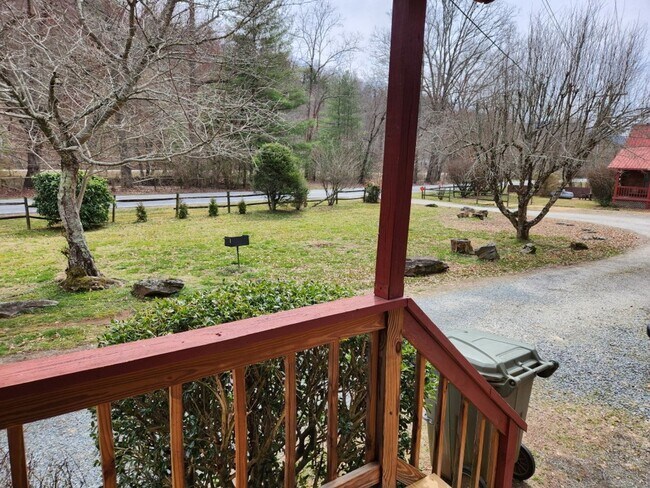 Photo - $1,100 - 2 Bedroom / 1 Bath Unfurnished Log Cabin Near Cherokee