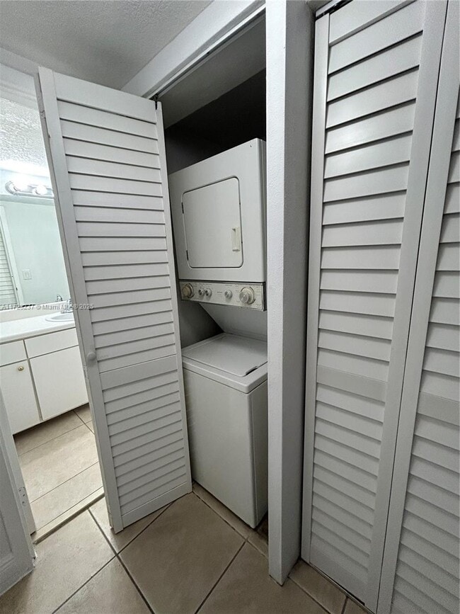 Photo - 5201 Geneva Way Unit 113