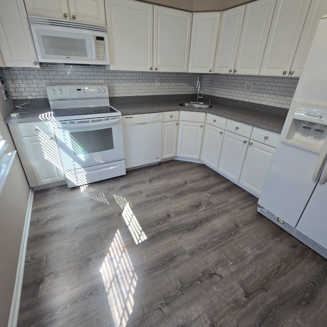 Photo - 589 Wrensong Rd Unidad B