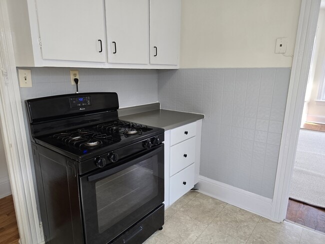 Photo - 815-2 Hummel Ave