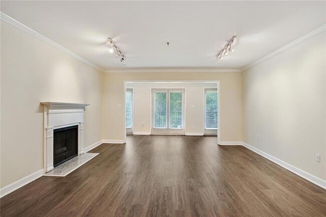 Building Photo - 3203 Lenox Rd NE Unit 6