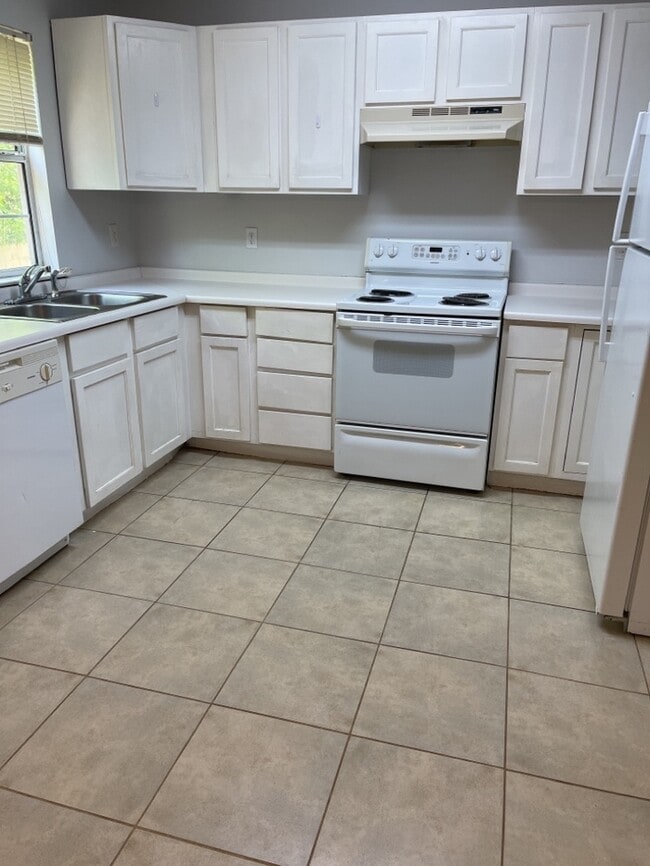 Photo - 207 Graycliff Ct