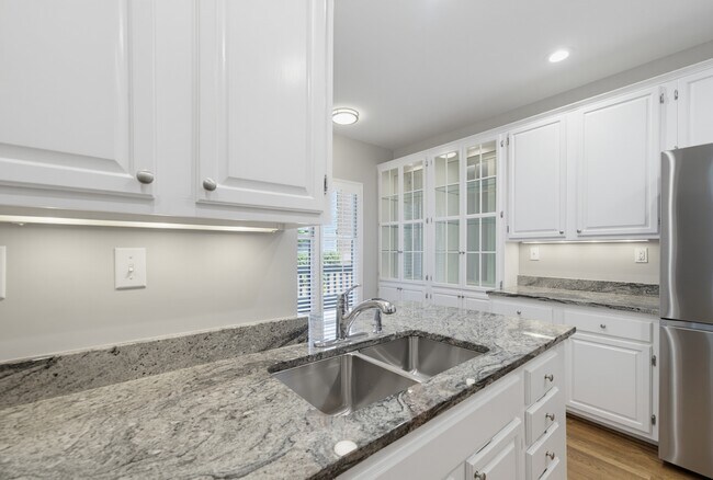 761 Bishops Park Dr