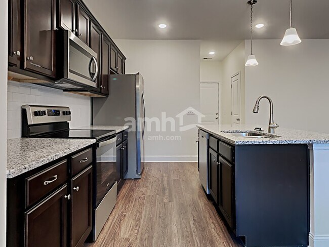 1813 Produce Ln