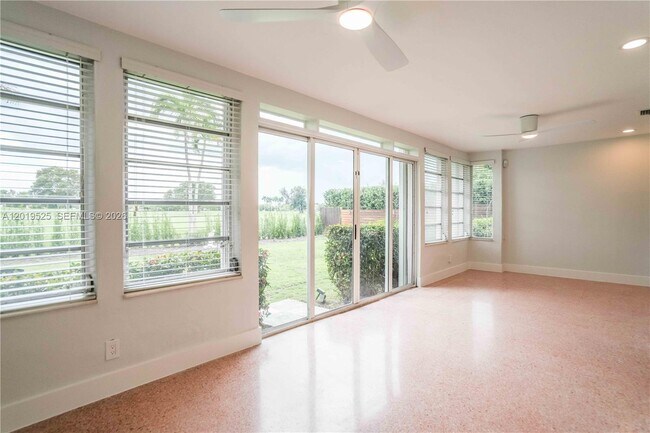 Photo - 475 S Shore Dr