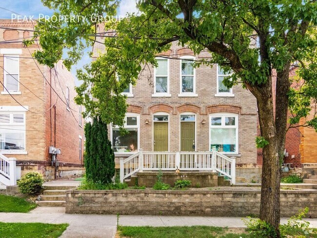 Building Photo - 1208 Indianola Ave Rental