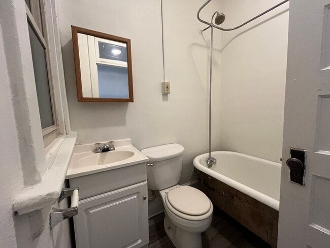 Photo - 110-114 N 6th Ave E Unit Apt 4