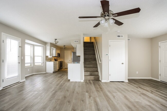 Photo - 5774 Oyster Bay Way