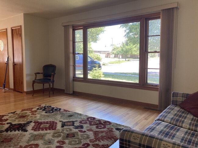 Photo - 418 S Owen Dr