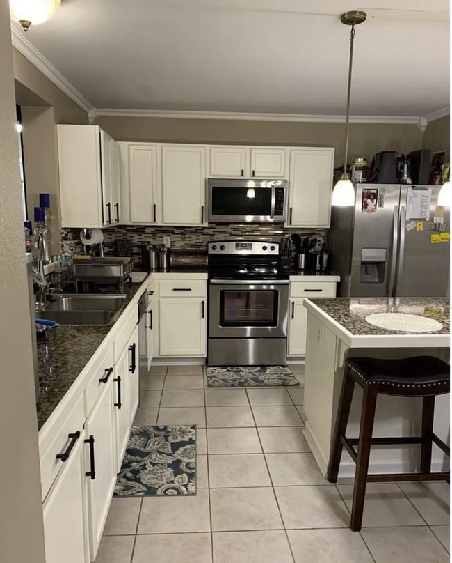 Photo - Luxurious 3 bedroom 2 bath home in the Hea...