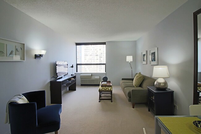 Photo - 445 N Peshtigo Ct