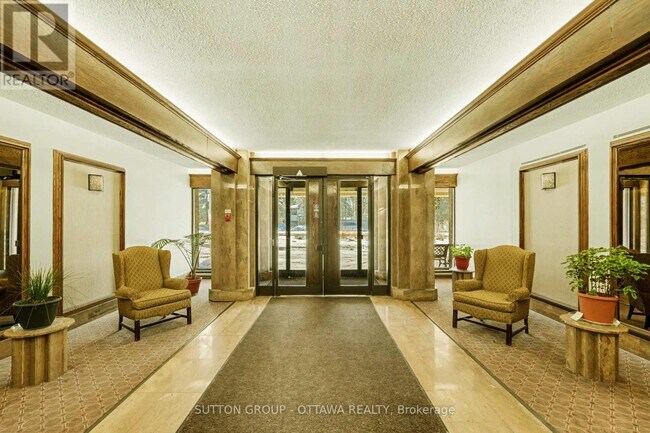 Photo - 2019 Carling Ave Unité 610