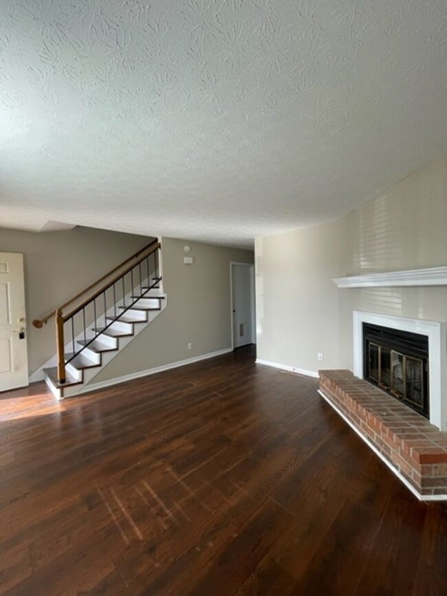 Photo - West Knoxville!  Short or long term lease options available .  2 bedroom with additional large bo...