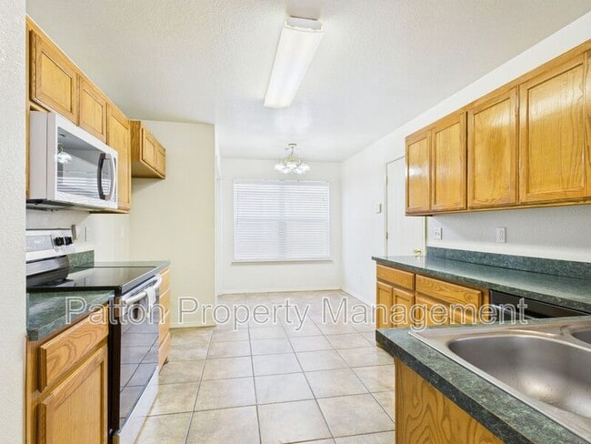 Photo - 1111 Pikes Peak Dr