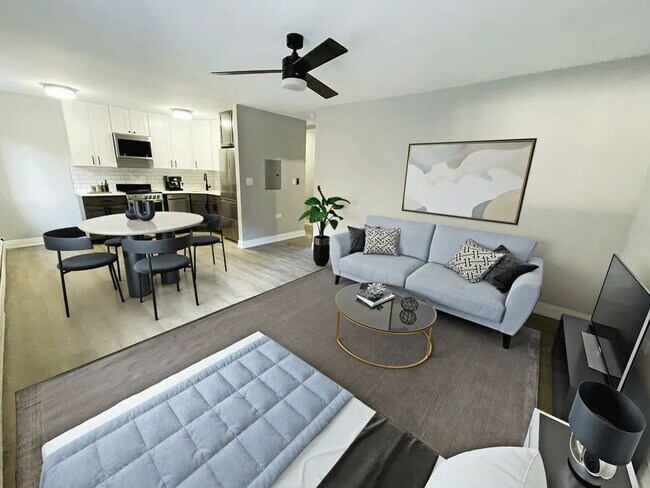 Photo - 6040 N Sheridan Rd