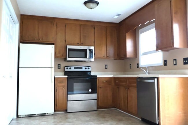 Photo - 1540 W Market St