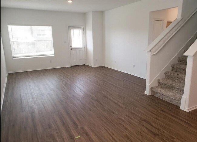 Photo - 3313 Dusted Daisey St Casa